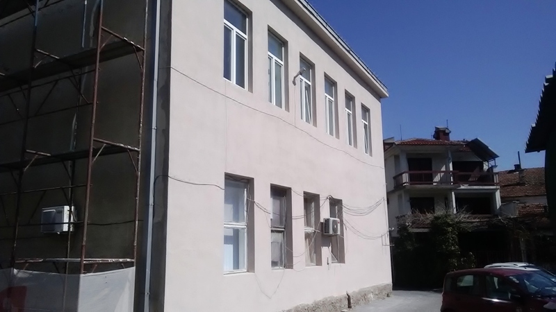 СО ОБНОВУВА ЈУЖНАТА ФАСАДА НА ЗГРАДАТА НА ОПШТИНАТ