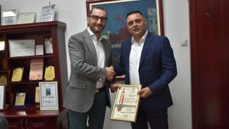 Врачена плакета на Градоначалникот Митко Јанчев за ,,Менаџер за 2022 година”