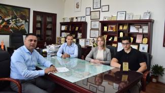 Среќно Мајкл и уште поголеми успеси во иднина!